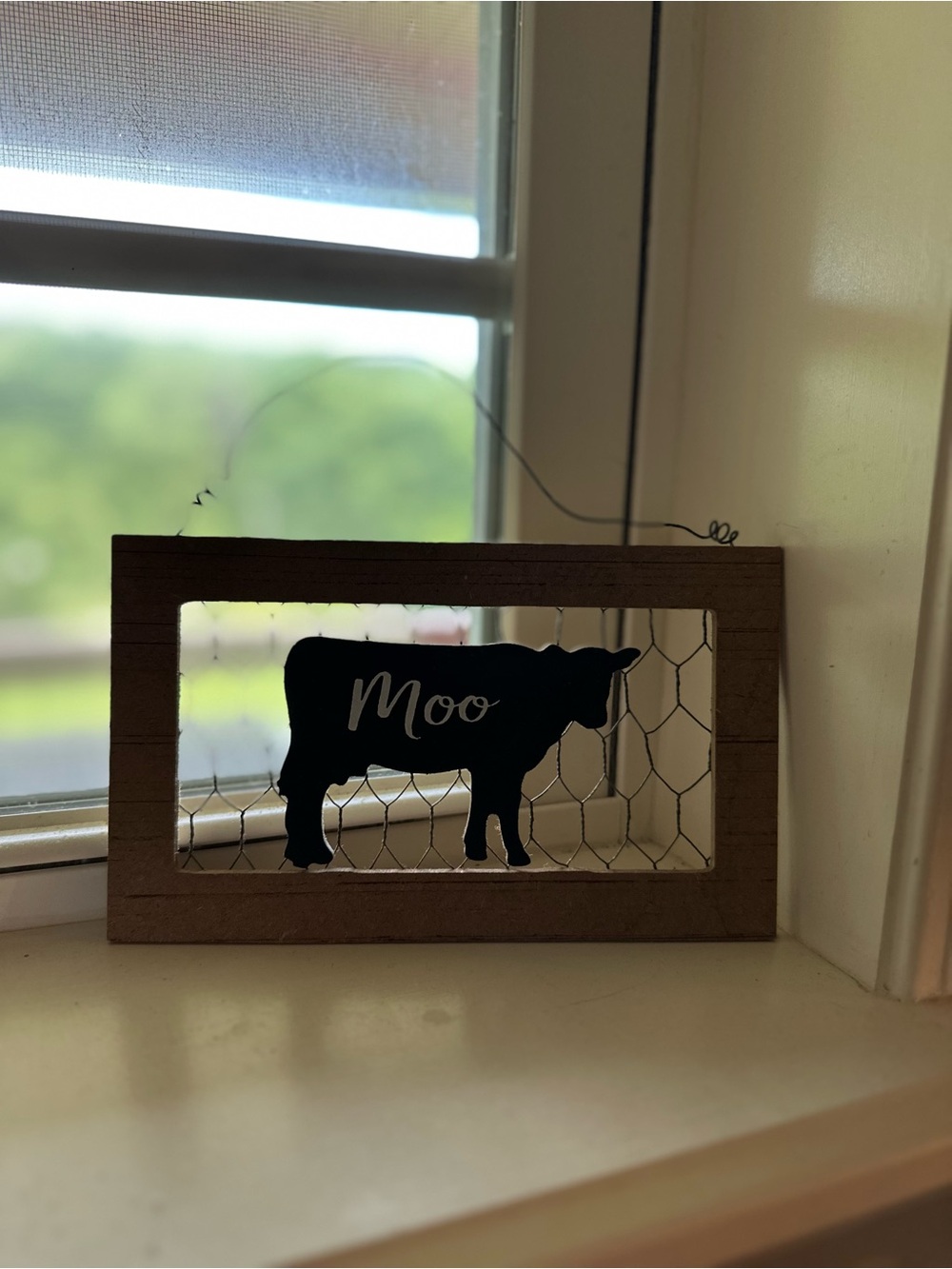 Rustic 'Moo' Cow Wire Frame Sign - Black & Brown